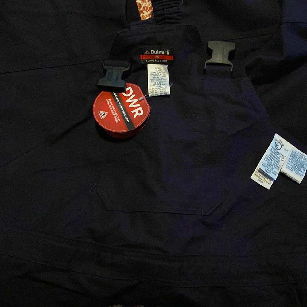 Brand new. Bulwark fr un insulated bibs